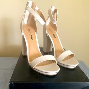 Sold Simply Chic White Size 8 Fashion Nova Heels